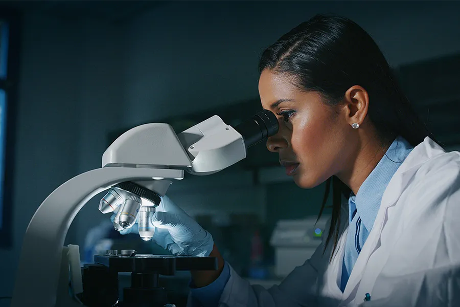 lab virologist