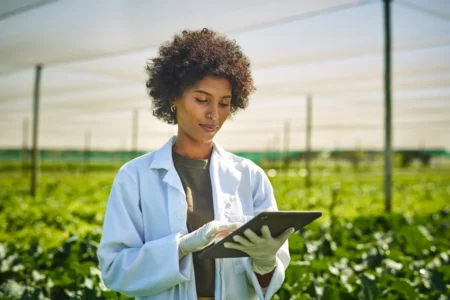 operational worker in agricolture